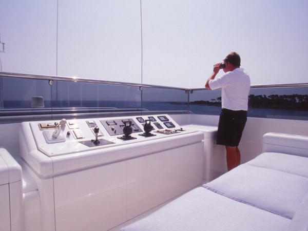 superyacht-first-officer.jpg