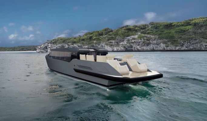 Miami-based developer engages Cockwells Modern & Classic Boatbuilding to create a one-of-a-kind limo tender