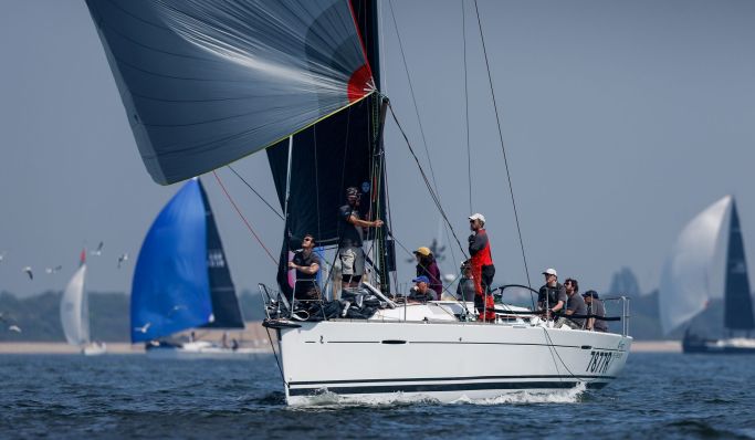 Henri-Lloyd continues its support of JOG and Generation JOG, helping increase younger participants in coastal and offshore racing