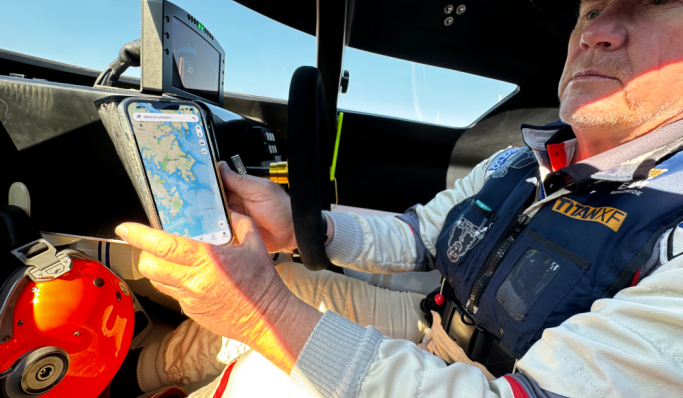 savvy navvy partners with 2023 Class 1 World Champions, 222 Offshore Australia