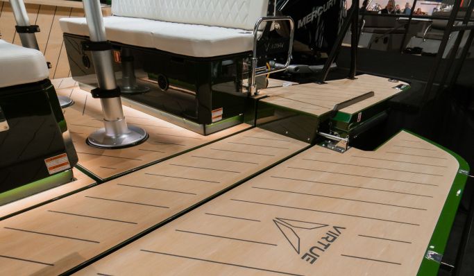 Virtue Yachts Unveils Limited-Edition British Racing Green V10 Top at boot Düsseldorf, Showcasing Performance, Design and a Deepening Partnership with Flexiteek