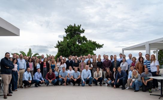 LALIZAS UK receives award during the LALIZAS Branches Synergy Summit 2025