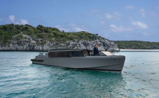 Miami-based developer engages Cockwells Modern & Classic Boatbuilding to create a one-of-a-kind limo tender