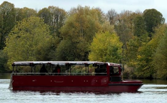 Seahorse Amphibious launches world’s first all-electric Amphibious Passenger Vehicle (APV)