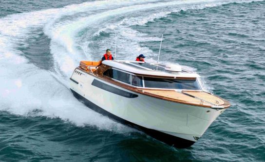 See the exclusive 9.8m Limousine Tender created by Cockwells for Four Seasons Yachts at this year’s Monaco Yacht Show